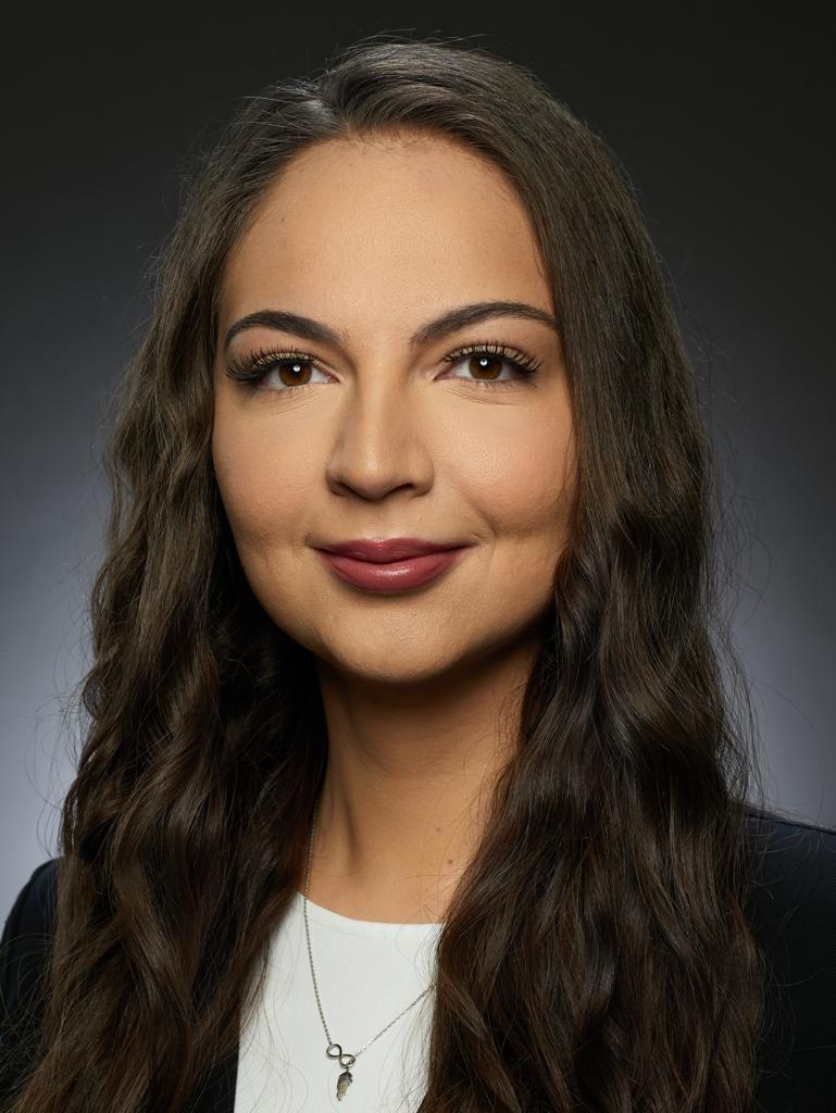 Dieses Bild zeigt Frau Nicole Brostovski